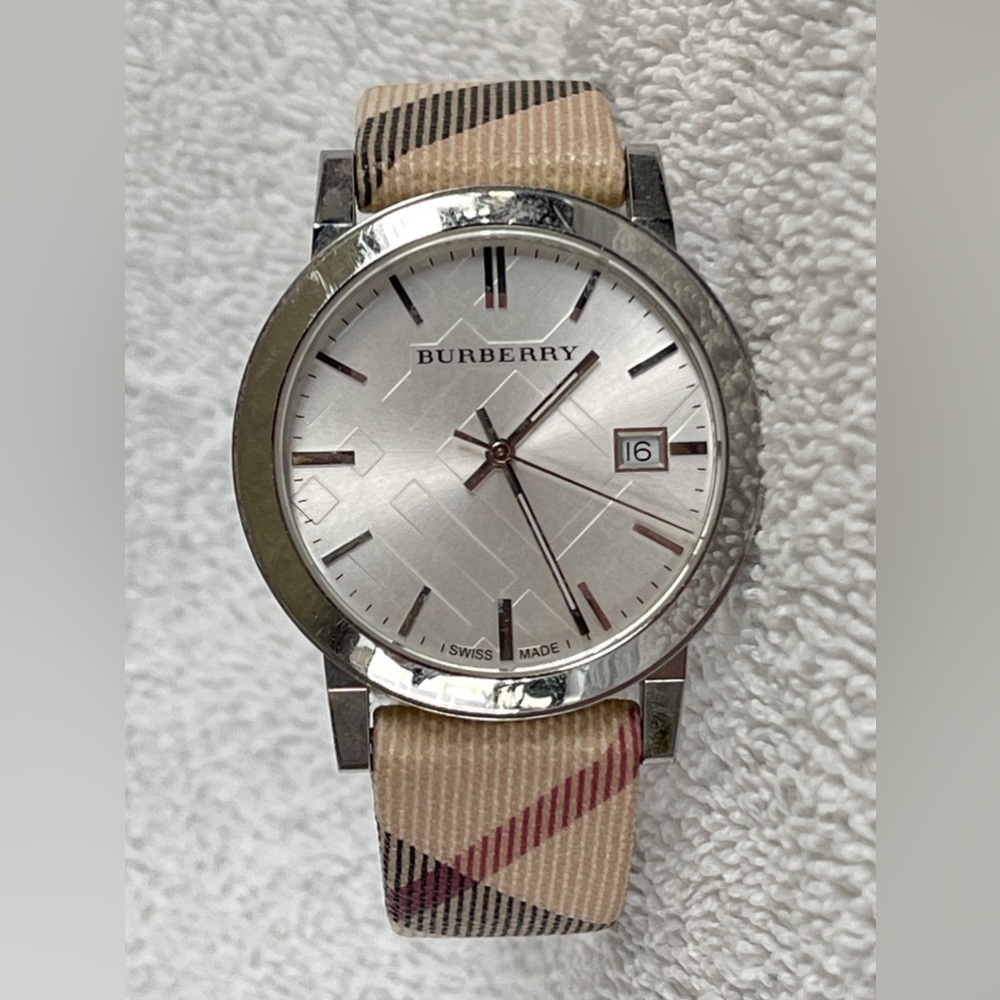 Burberry Heritage Nova Check 38mm Watch